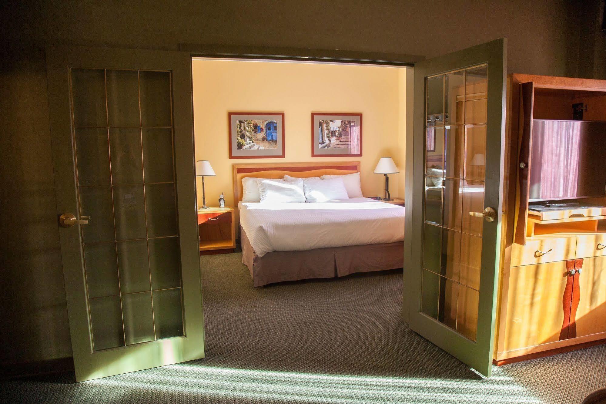 Medicine Hat Lodge, Trademark Collection By Wyndham Экстерьер фото